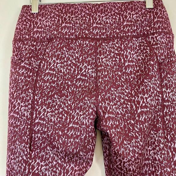 All in Motion Women's Athletic Legging Maroon Print Size Small EUC - Picture 6 of 7